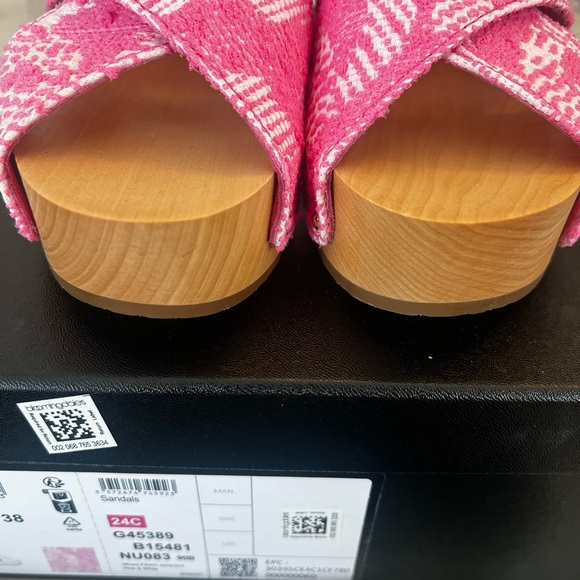 Chanel NIB 2024 Interlocking CC Logo Slingback Sandal  Size 8 | IT 38 - Picture 10 of 10